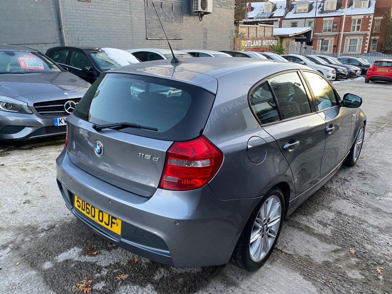 BMW 1 SERIES