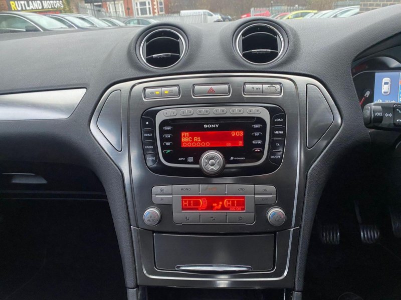 FORD MONDEO