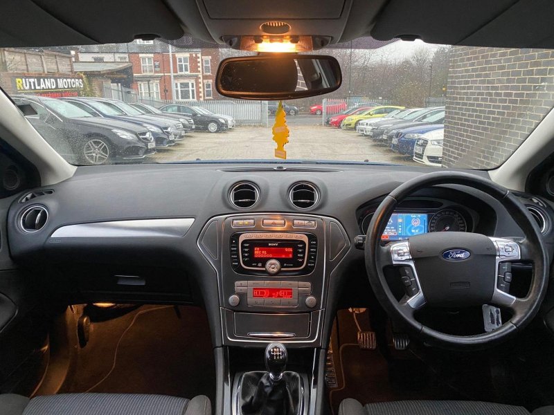 FORD MONDEO