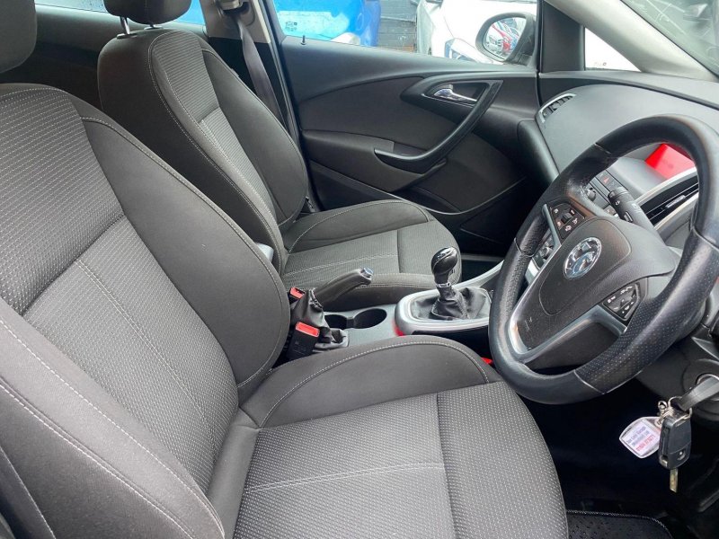 VAUXHALL ASTRA