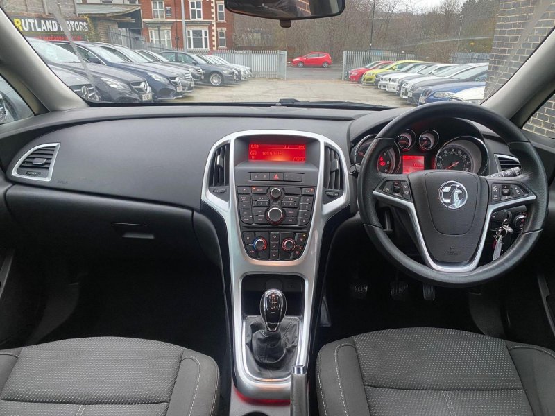 VAUXHALL ASTRA