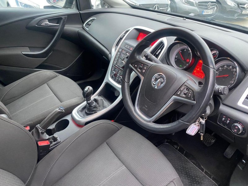 VAUXHALL ASTRA