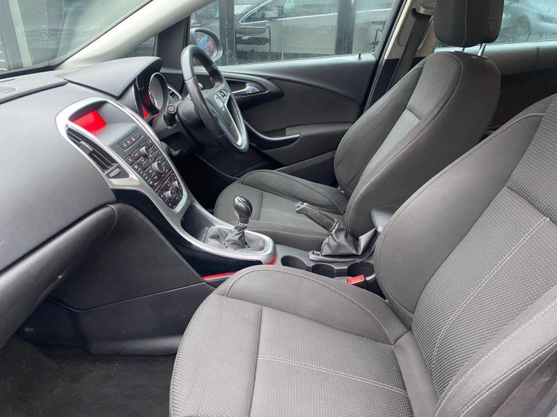 VAUXHALL ASTRA