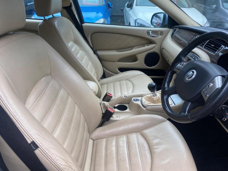 JAGUAR X-TYPE