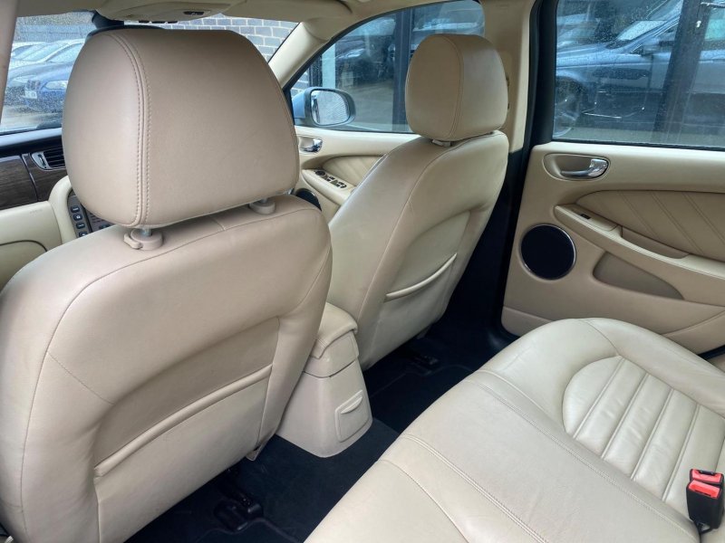 JAGUAR X-TYPE