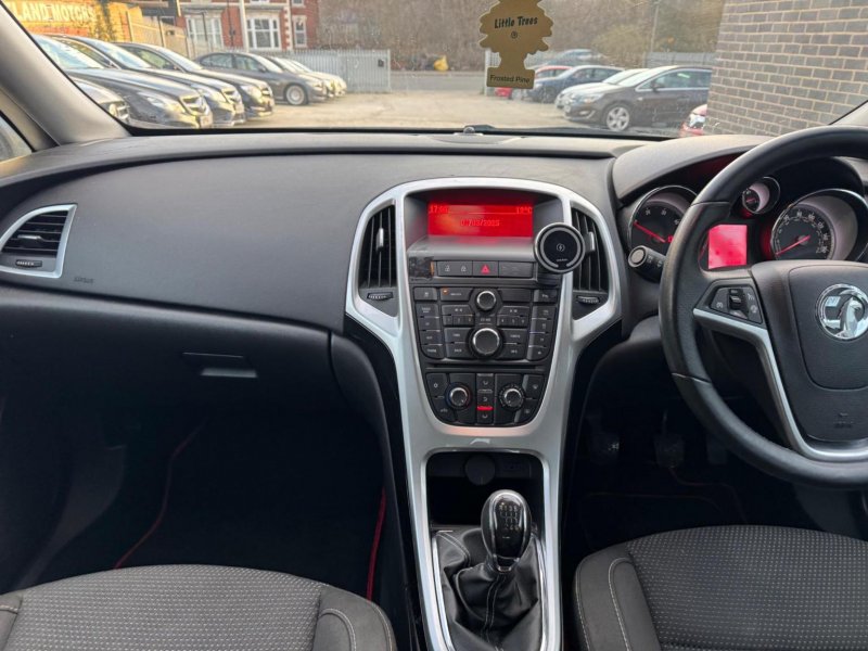 VAUXHALL ASTRA