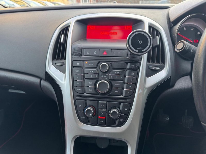 VAUXHALL ASTRA