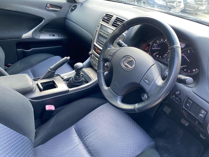 LEXUS IS