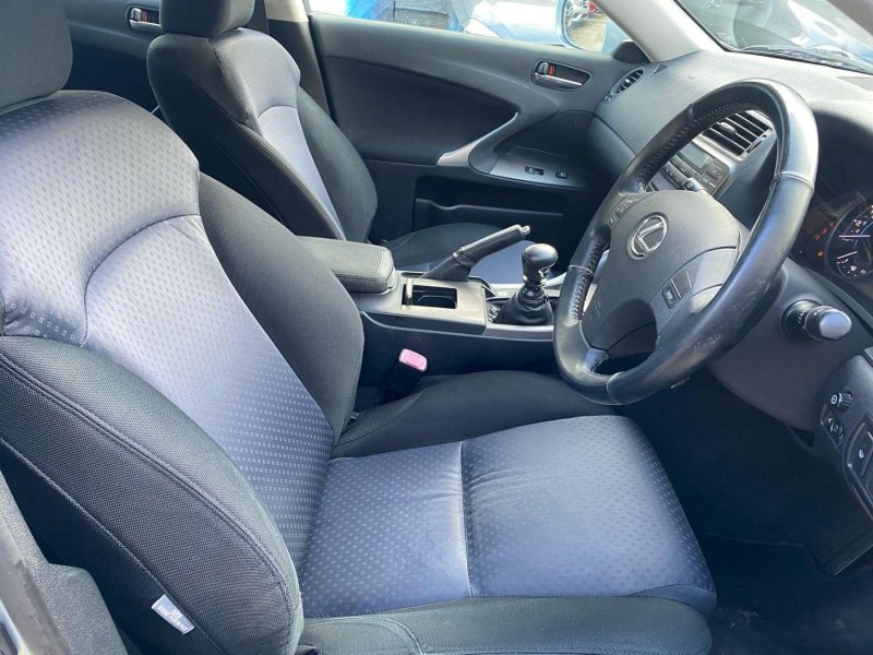 LEXUS IS