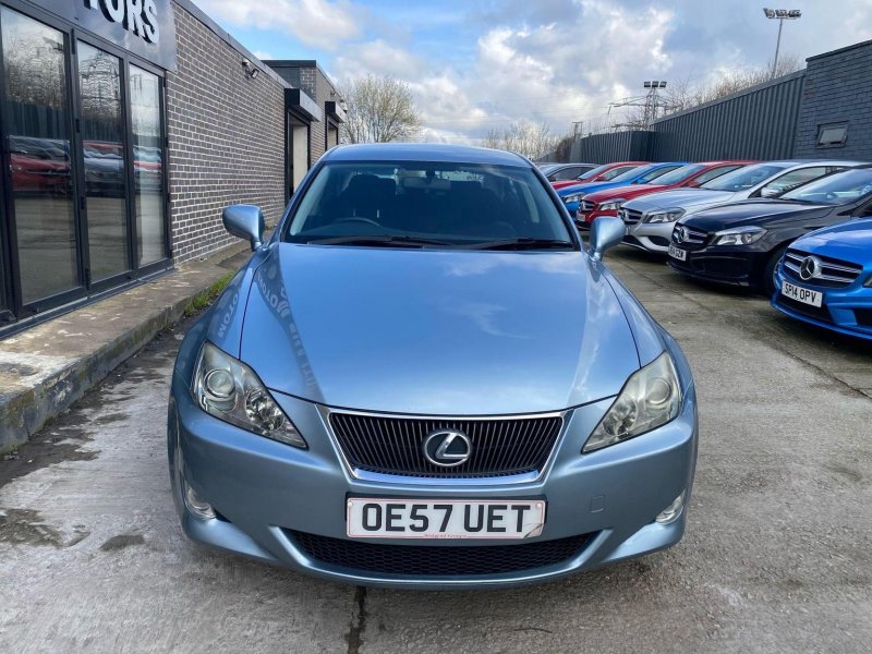 LEXUS IS