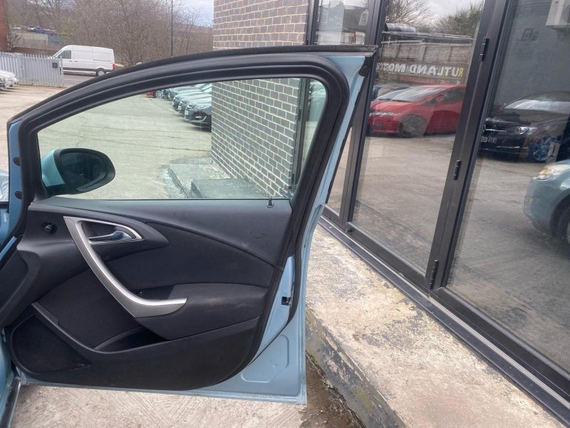 VAUXHALL ASTRA