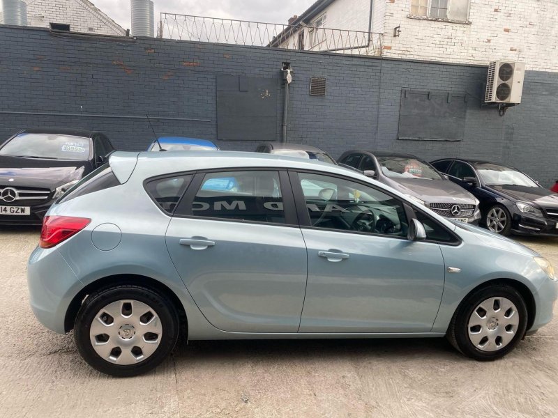 VAUXHALL ASTRA