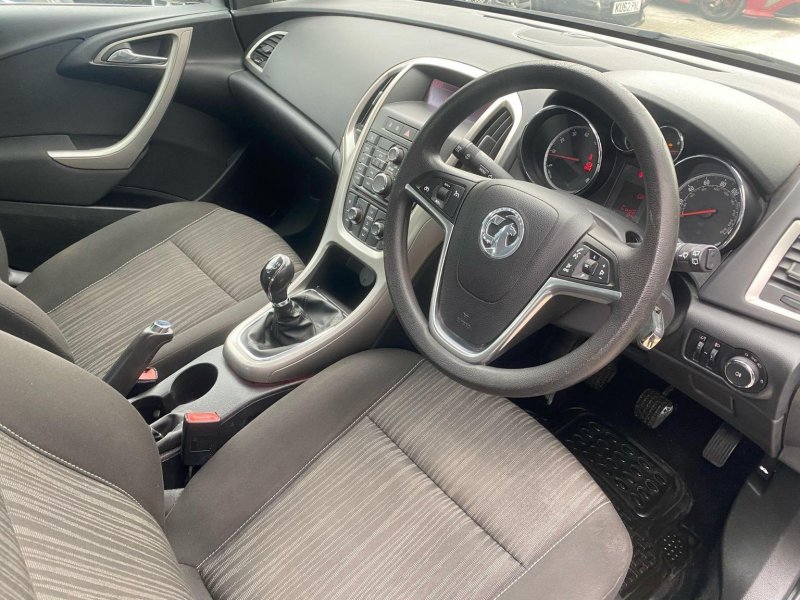 VAUXHALL ASTRA