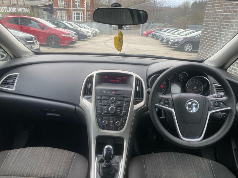 VAUXHALL ASTRA