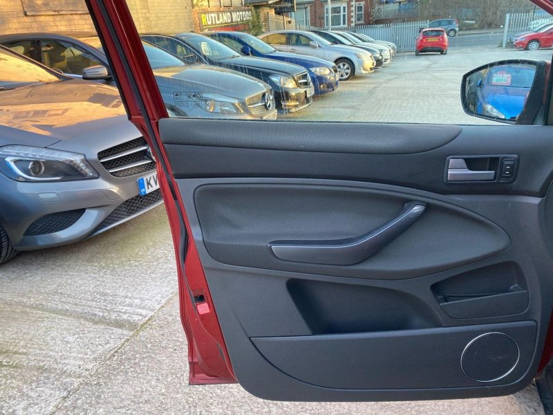 FORD KUGA