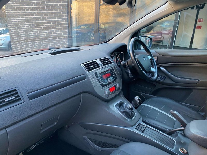 FORD KUGA