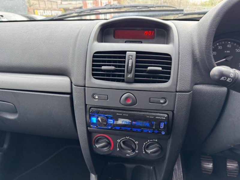 RENAULT CLIO