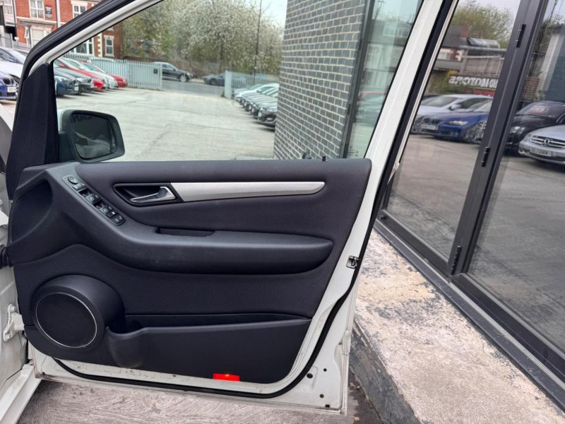MERCEDES-BENZ B CLASS
