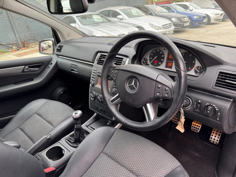 MERCEDES-BENZ B CLASS
