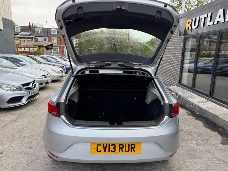 SEAT LEON