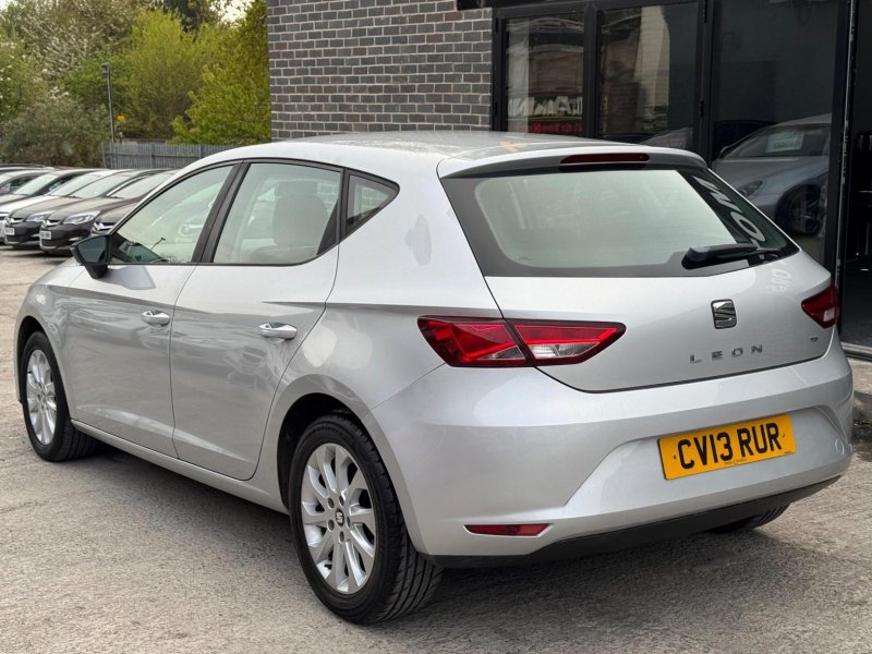 SEAT LEON