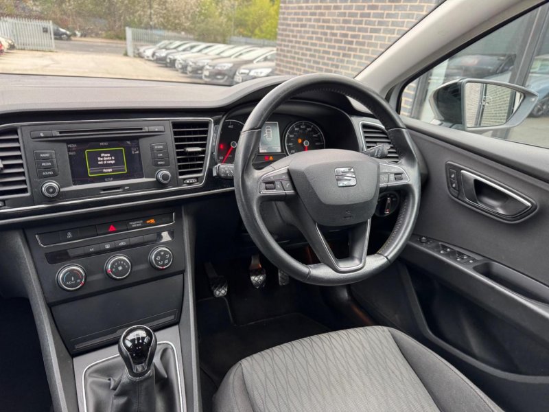 SEAT LEON