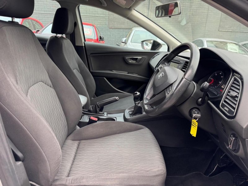 SEAT LEON