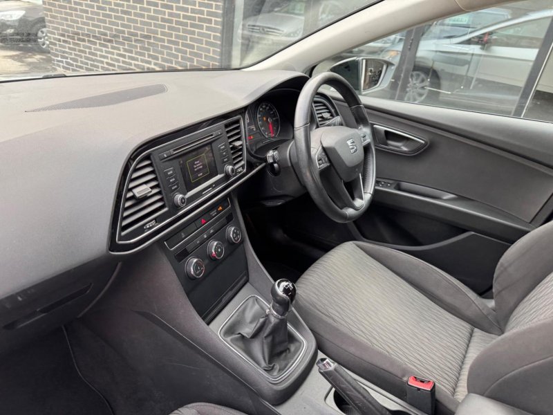 SEAT LEON