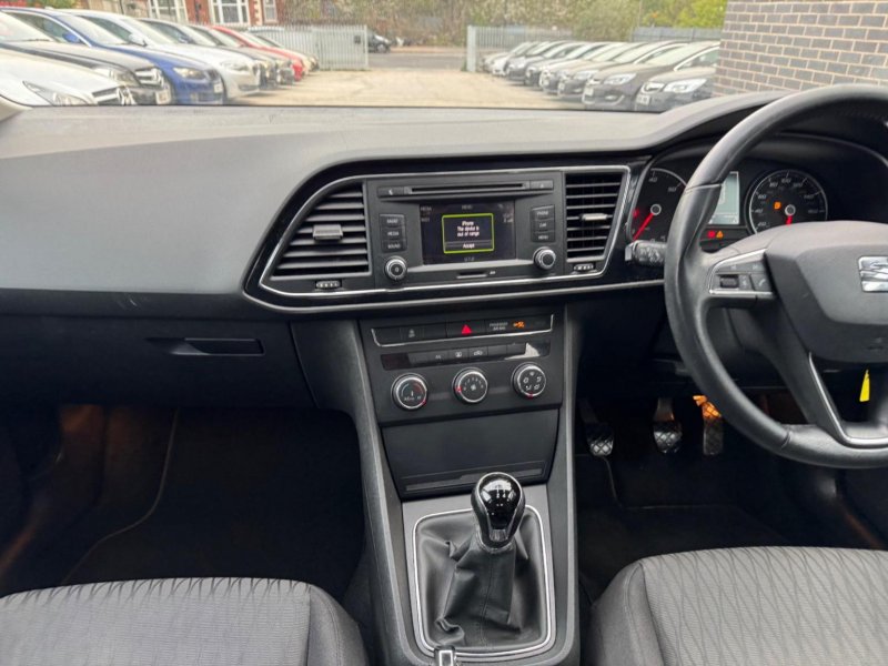 SEAT LEON