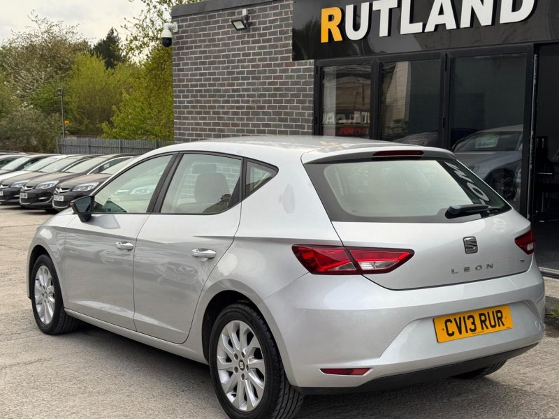 SEAT LEON
