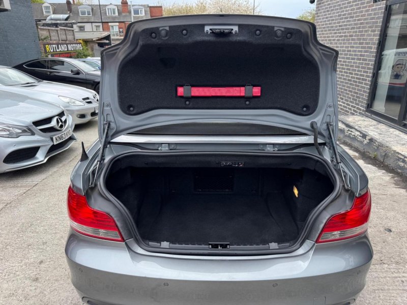 BMW 1 SERIES