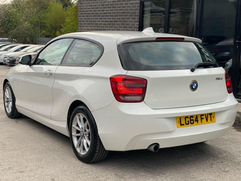 BMW 1 SERIES
