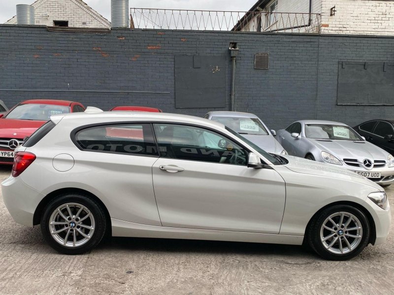 BMW 1 SERIES
