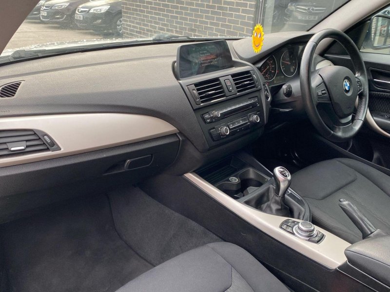 BMW 1 SERIES