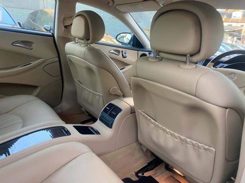 MERCEDES-BENZ CLS