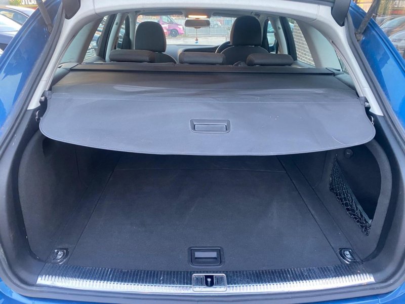 AUDI A4 AVANT