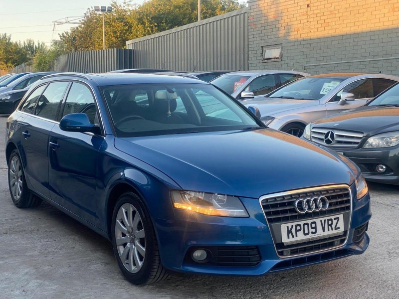 AUDI A4 AVANT
