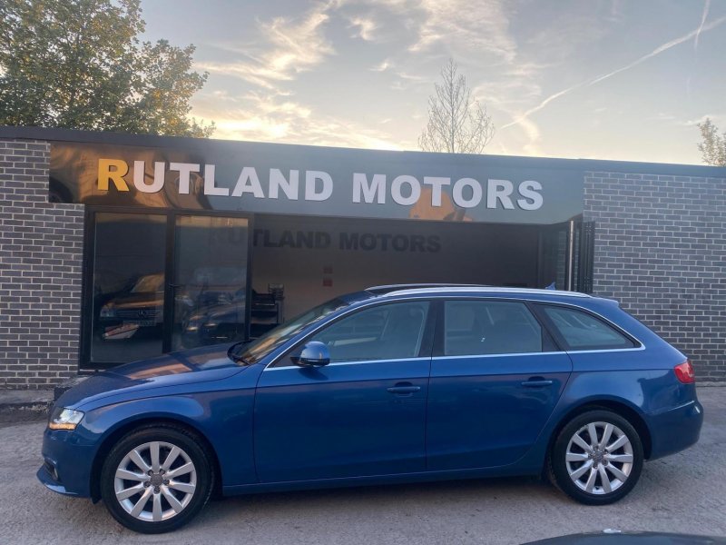 AUDI A4 AVANT
